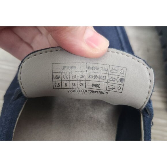 Vionic Women's Sz. 7.5 Navy Blue Suede Loafers Black Bottoms - Picture 4 of 7